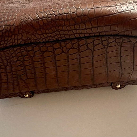 London Fog Brown Crocodile-Embossed Women's Bag - Picture 5 of 9